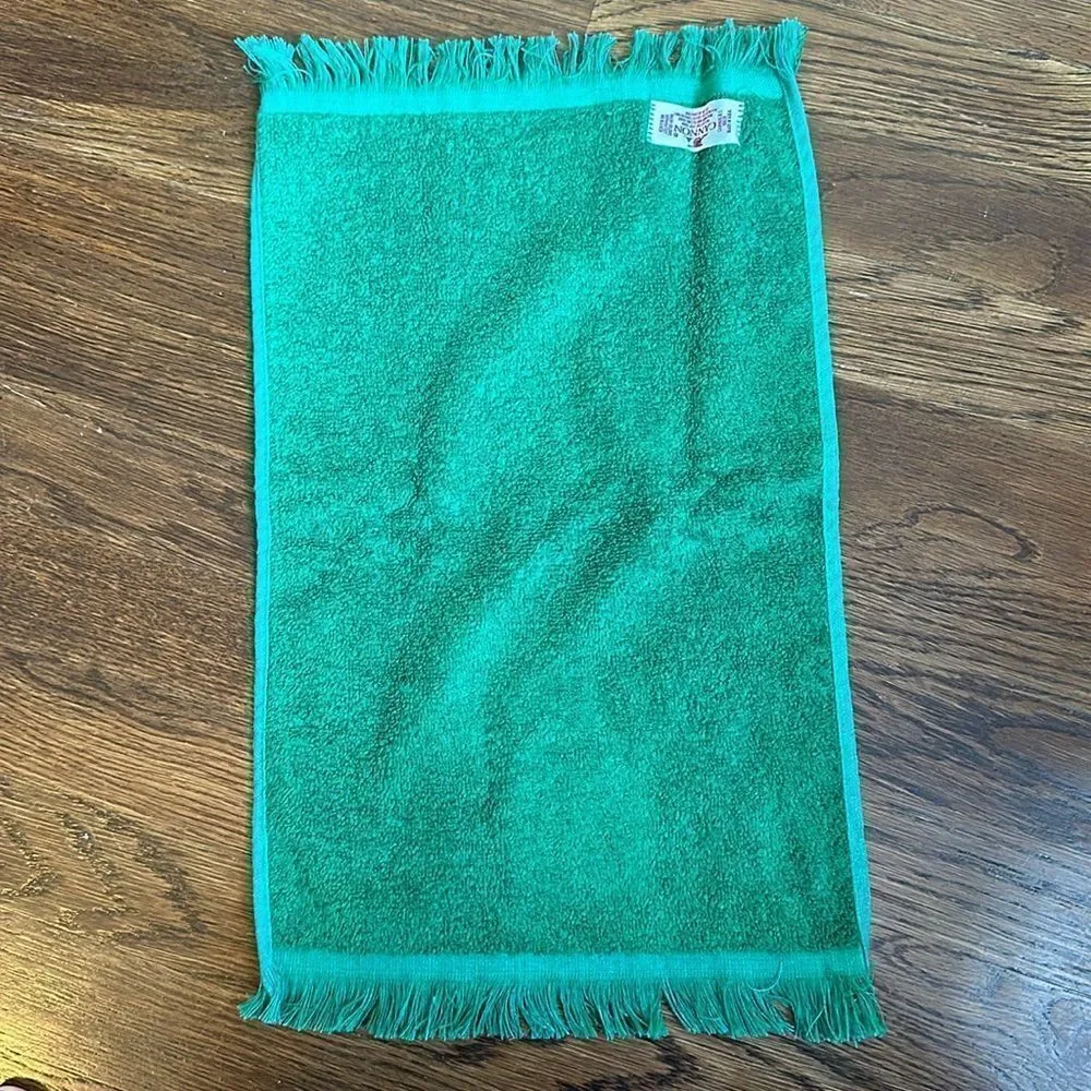 Vintage set of‎ 2 Christmas hand towels/embroidered ornament & Christmas candles